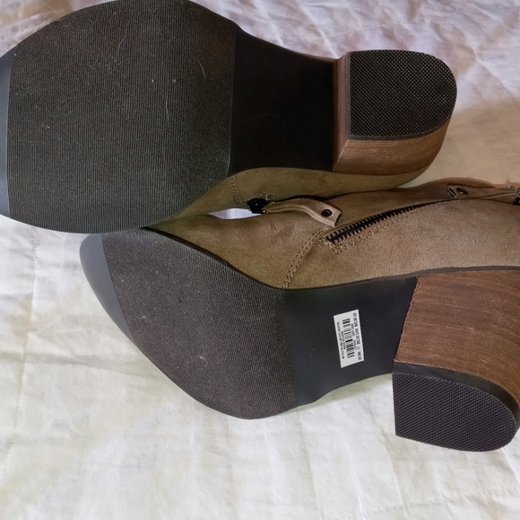 Torrid wide width ankle boots - Picture 4 of 4